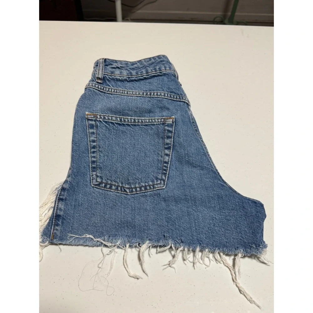 Topshop Womens Cut off Shorts Size 6 Medium Wash Beach Surf Sand Jean fun